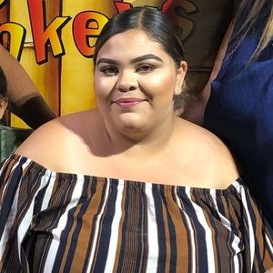 Meet your Posher, Monique